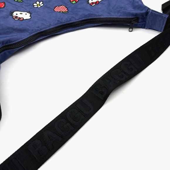 2023 Limited Edition Baggu x Hello Kitty Fruits & Flowers Crescent Crossbody Bag - Picture 6 of 16